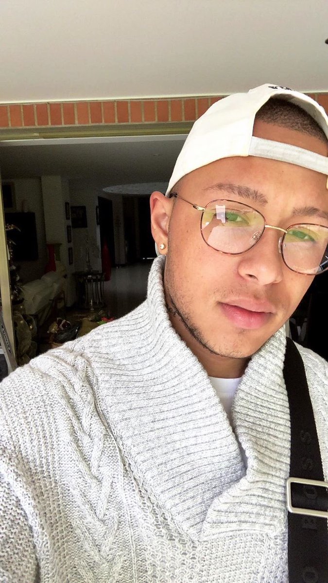 GirlsTlb's tweet photo. Siempre tan hermoso 😍😘 @thelatinboyreal https://t.co/MfnZRH0pV5
