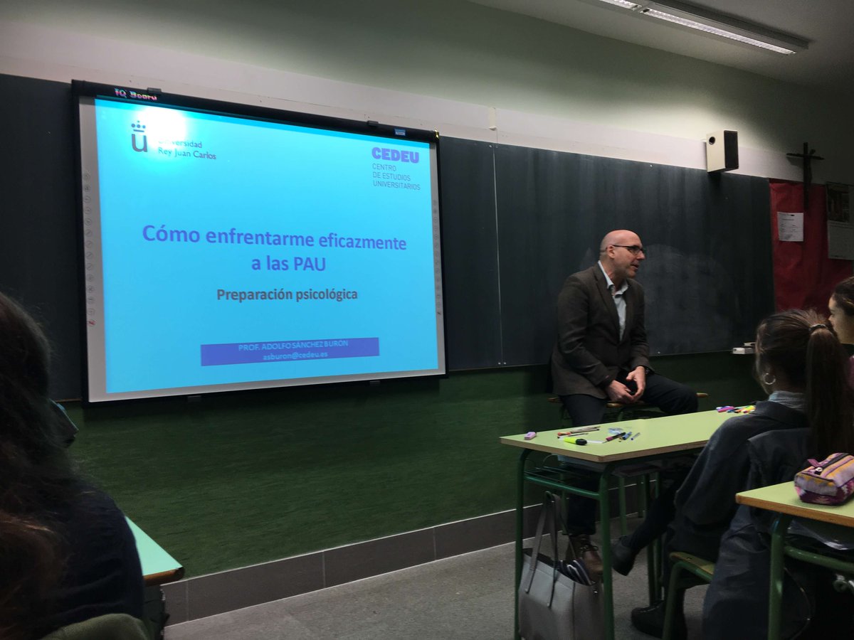 epsfernando's tweet photo. Desde el Departamento de Orientación se han organizado los talleres para 2º Bachillerato. Contando con Adolfo, psicólogo y profesor de máster de CEDEU. https://t.co/Qr7sBOFC0o https://t.co/wDRPUTcGgT