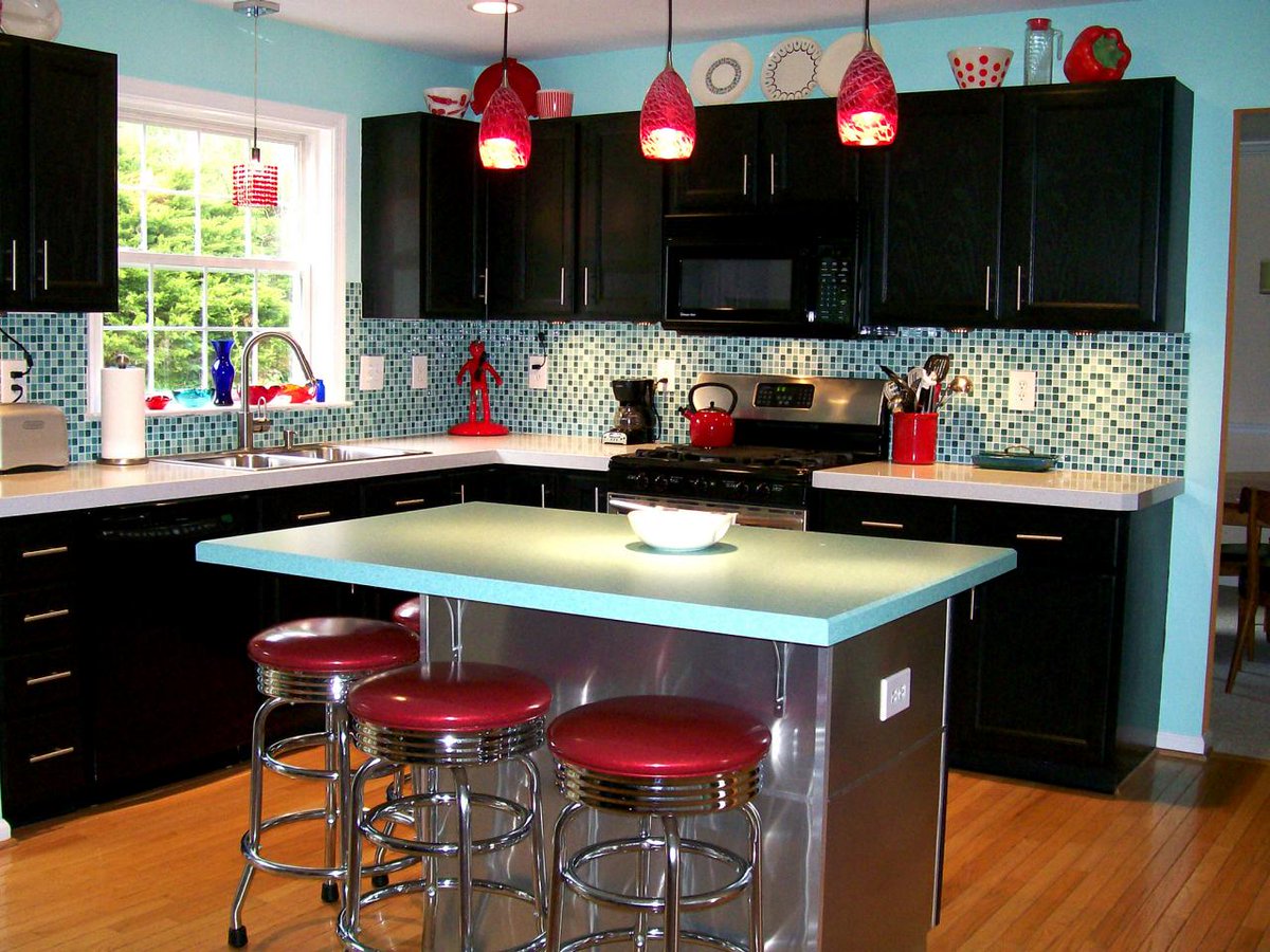 happilyblended's tweet photo. Beautiful Retro Kitchen Ideas Presenting Blue Wall Paint Themes
#KitchenDesignIdeas #KitchenCurtainIdeas #InteriorDesignIdeas #Gorgeous #LuxuryHome #Interior #HomeDecor #HomeDecorIdeas #ModernKitchenDesigns https://t.co/L9IzsBRqZ3