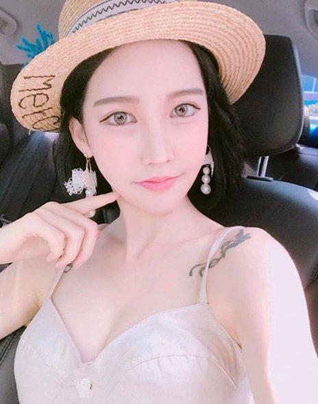 여기 어디게 ?~

#소통 #소통해요 #좋아요 #일상 #선팔 #맞팔 #팔로우 #선팔하면맞팔 #트친 #fff #l4l #lfl #f4f #패션 #데일리룩 #패피 #패피녀 #패피남 #ootd #데일리룩 #오오티디 #아웃핏 #selfie #셀기꾼 #셀카 #훈훈 #셀피