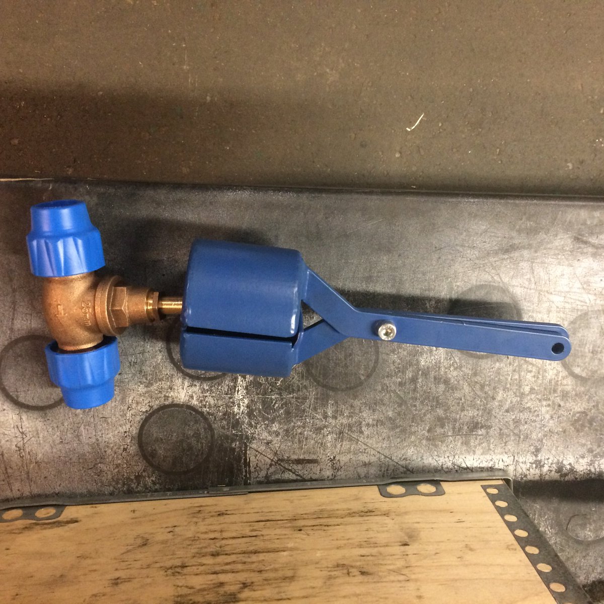 caldertandrewe's tweet photo. Stop Tap Locking Device ingenious solutions by Caldervale Technology #water #electrofusion #gas @Caldersafe @grandadgordonl @fatwalter @tonyclafton @caldertech @FusionEquipment https://t.co/MjmweqcZRl