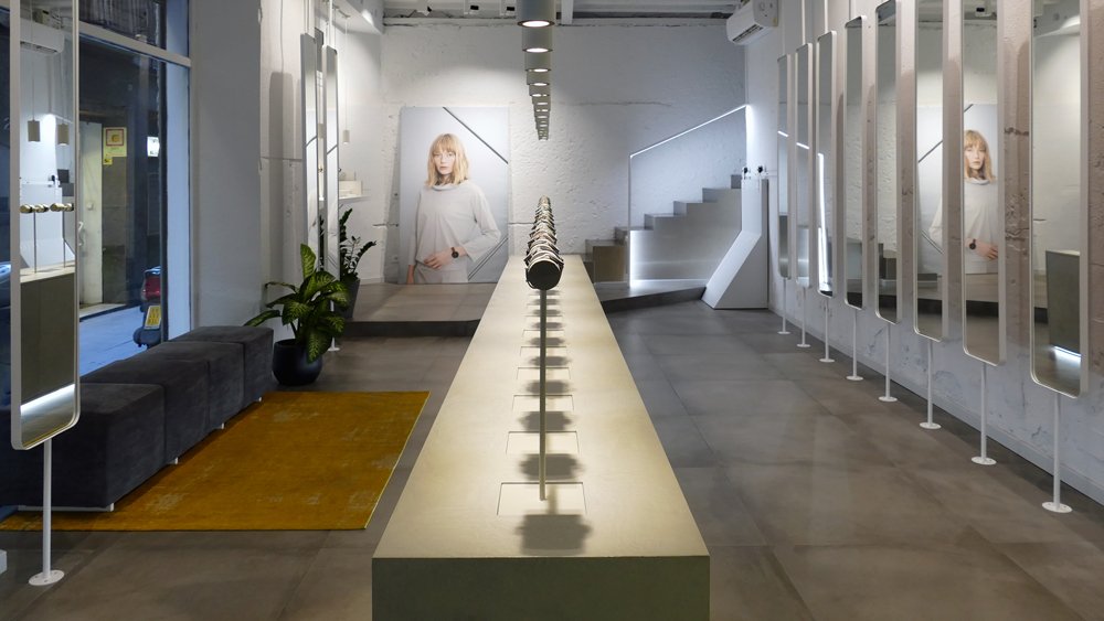 Metric3's tweet photo. Auténtica transformación la de nuestra última reforma😀😀 
#metric3escenografia #retail #flagship #lessismore #eltresconnumero #interiordesign https://t.co/xBNnhMTecu