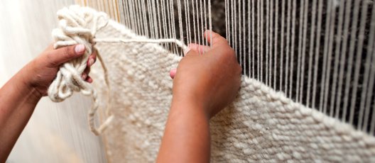 Souvenirs in South Africa- buying responsibly. How does the tourist make an ethical choice? How can you be sure you are supporting the artists that actually made the goods? bit.ly/2fFivWc