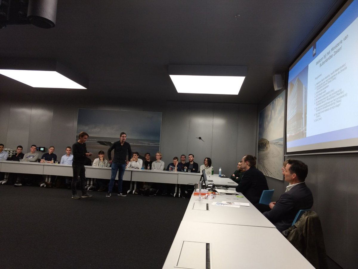 2ejrs Sam&amp;Martijn presenteren opleiding WAM aan cluster water van DG internaloale samenwerking <a href="/MinBZ/">Ministerie van Buitenlandse Zaken</a>