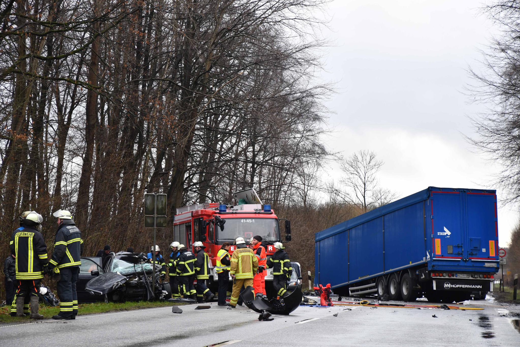 Lars Ebner on Twitter: "#Todendorf B404.. Horror #Unfall ...
