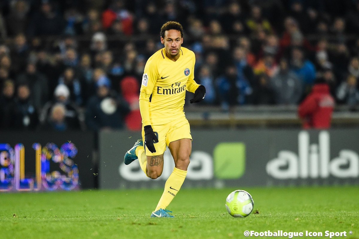 Footballogue's tweet image. [#Transfert🔁] Selon @marca, le Real Madrid ambitionnerait de renouveler complètement son attaque cet été et de former la "NHL" composée de Neymar, Hazard et Lewandowski