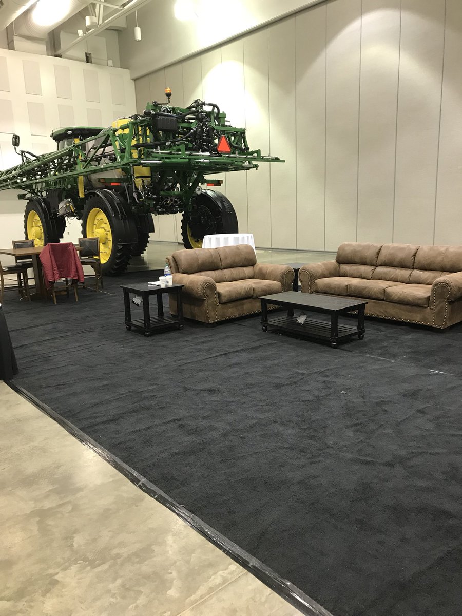 Ready for busy day talking to Commercial Applicators from around the region #rdoequipmentco #johndeere #hagie #spray18