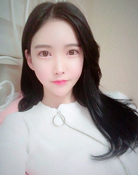 오늘 일찍 들어와서... 평일 싫다😭😭 주말아 빨리와라...♥

#소통 #소통해요 #좋아요 #일상 #선팔 #맞팔 #팔로우 #선팔하면맞팔 #트친 #fff #l4l #lfl #f4f #패션 #데일리룩 #패피 #패피녀 #패피남 #ootd #데일리룩 #오오티디 #아웃핏 #selfie #셀기꾼 #셀카 #훈훈 #셀피