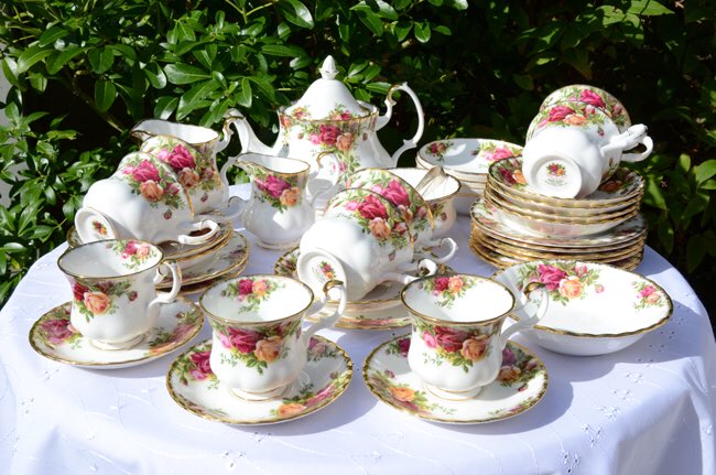 occasionstr's tweet photo. #vintage #china #Teacup #cakestands available for #hire perfect for #weddings #TeaParty #babyshower christenings any #vintage #party enquiry with us today! https://t.co/s57rYl63QN