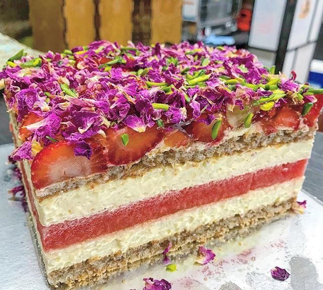 Sweet Jesus... someone needs to make one of these back home. Shout out to @clerkenwellboyec1 for sending me to @blackstarpastry #Sydney for the Watermelon and Strawberry cake 🍰 🍉 🍓 ift.tt/2rdeJhX
