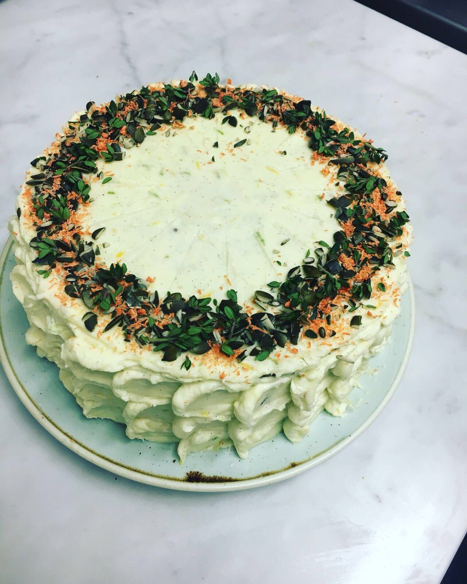 ditchlingbull's tweet photo. It’s a coffee & cake kind of a morning...& they don’t come much better than the ones made by our talented new pastry chef @jess_lelliott95 😍 #coffee #cake #pastrychef #wednesdaymotivation #beatjanuary https://t.co/PcuFsxIT2U