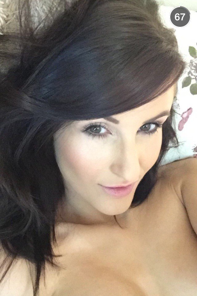 CindySnapyx's tweet photo. Je viens de faire un tour sur https://t.co/zSJohWIefS j'ai pensé à toi #femme #sexy #nude #selfie #snap https://t.co/oOag4mIClW