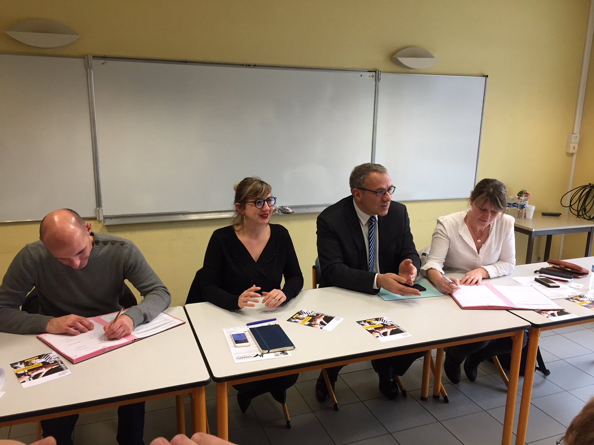 Le programme d'aide à l'emploi associatif a été présenté par les v-p régionaux <a href="/PatrickMolinoz/">Patrick Molinoz</a>, #laetitiamartinez et <a href="/DepierreValerie/">Valerie Depierre</a>,au #CREPS <a href="/dijon/">Ville de Dijon</a>. Objectif 2018 : créer ou pérenniser 300 emplois ds les assos de l'<a href="/bfc_region/">Région Bourgogne-Franche-Comté</a> (100 en 2017) !