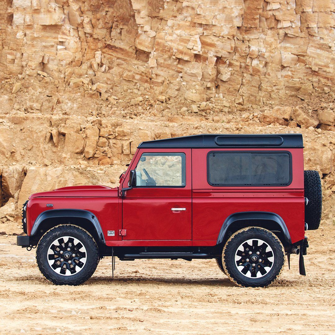 stratstoneuk's tweet photo. To celebrate their 70th anniversary celebrations, #LandRover have announced a limited-edition high-performance ‘70th Edition’ #DefenderWorksV8 - the most powerful and fastest Defender ever created. https://t.co/FwfPL3SUg4 https://t.co/iPipyTMjkY