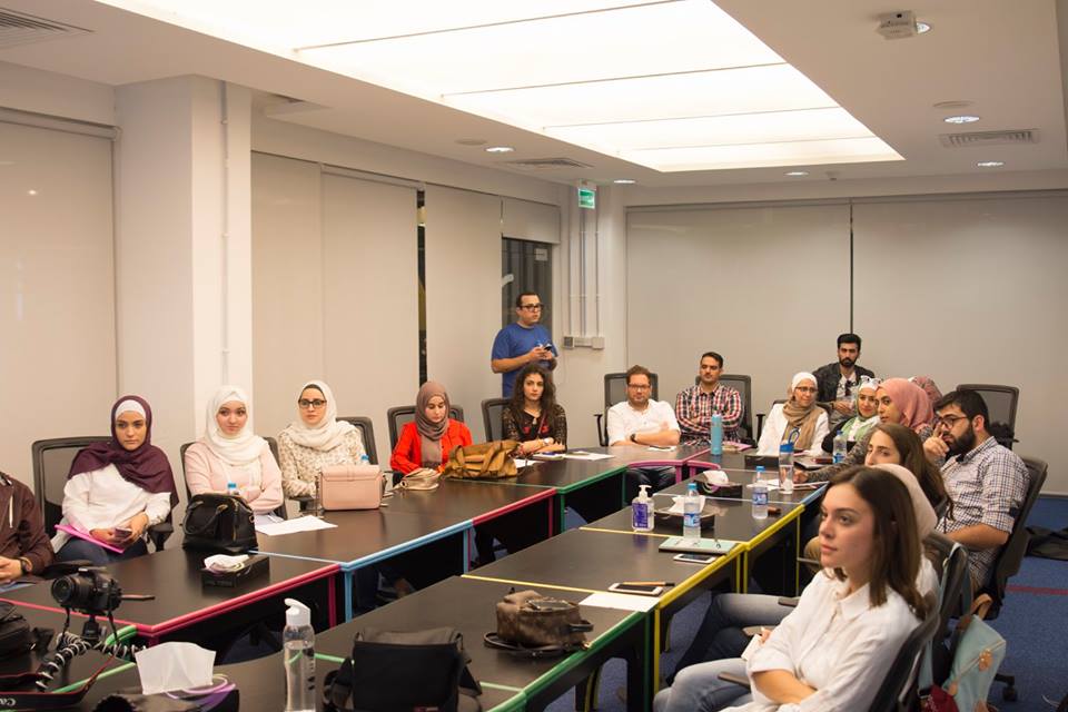 badirjo's tweet photo. حالماً بإنشاء مجتمع خاص بالمصممين للالتقاء وتبادل الخبرات، ولنشر الوعي حول الدور الجوهري للتصميم الداخلي في جعل العالم أكثر جمالاً، أسّس أسامة خليل منصة "عائلة التصميم". وأقامت المنصة التي تعدّ الأولى من نوعها في الأردن، العديد من ورش العمل والأنشطة.
#BADIRJo #Jo https://t.co/U0GA2A5HbL