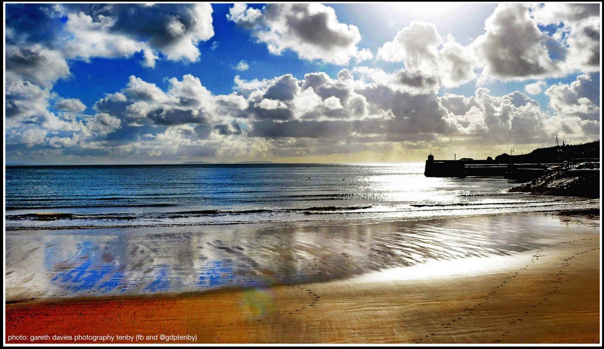 GDPTenby's tweet photo. Marketing photography for my client: Heritage Park in Pleasant Valley today..just a pleasant valley gulls beady eye from here. 
#sunshining #extremelycold #noflipflopstoday
@ruthwignall @SaundersfootCFT @lovepembs @VisitPembs @TheSunDogs1 @MikeDoyleComedy https://t.co/2QDEgmIR7F
