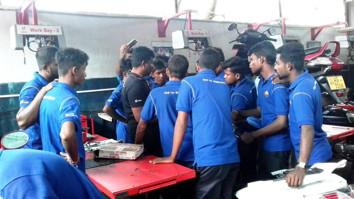 wuscSL's tweet photo. 15 #ASSET #trainees from Mullai had a chance to visit some leading Automobile Industries in #Jaffna and able to learnt about the advance technical facilities and the trends in fast growing #automobile sector. #skillbasedtraining https://t.co/cLUAYgStUC