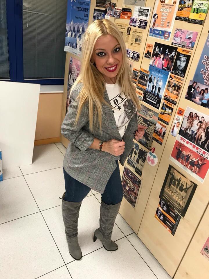 SusanaPereztv's tweet photo. Feliz miércoles!
#instagramers #instalike #igers #radio #radioshow #instadaily #f4f #fbf #folow #me #followme #ponteaprueba #europafm #atresmedia #love #photooftheday #tbt #beautiful #happy #girl  #smile #madrid #sansebastiandelosreyes #repost #pap412 https://t.co/NUOVI7KZHn