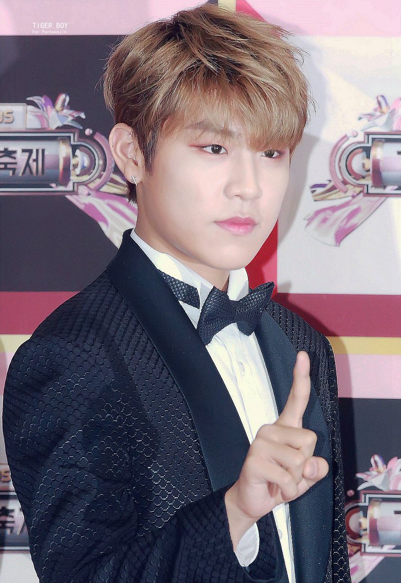 tigerboy1102's tweet photo. 171229
 #박우진 #워너원 #wannaone https://t.co/QtkLU5lUOc