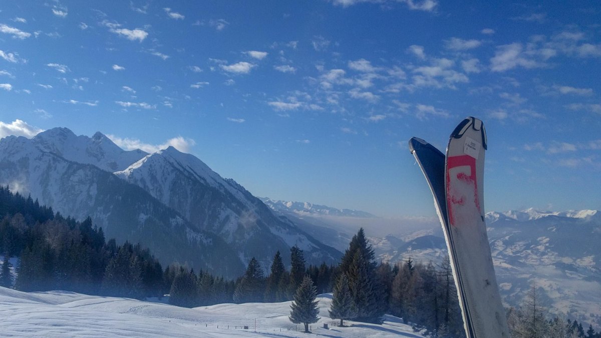EnsonoDigital's tweet image. Thinking about a career move this January? We just came back from an #Identity conference and managed to fit in some skiing! We’re recruiting for #DevOps,#JavaDevs, #FrontEndDevs, #Testers and #BusinessAnalysts.  amido.com/join-us/ #careers #jobs #hiring #tech