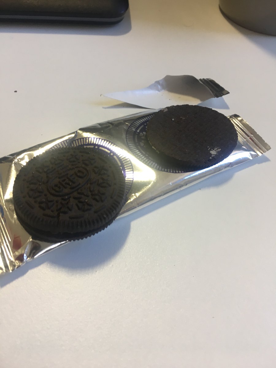 zoego12's tweet photo. @Oreo Just opened my Oreos and half of one is missing? Was someone hungry? Will there be justice? Is this a result of brexit? Will I be exposed to more shrinkflation? #snackattack #biscuitjustice #oreogate https://t.co/Z8poi6tkXo