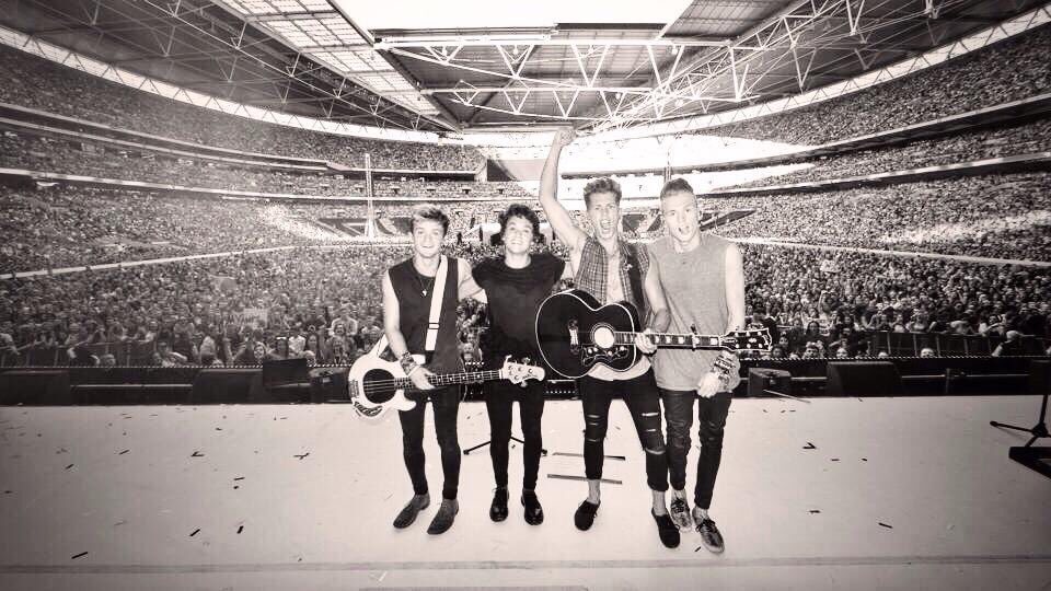 TheVampsTristan's tweet photo. Wembley stadium....3 years ago! https://t.co/Ulq4gnr6Lh
