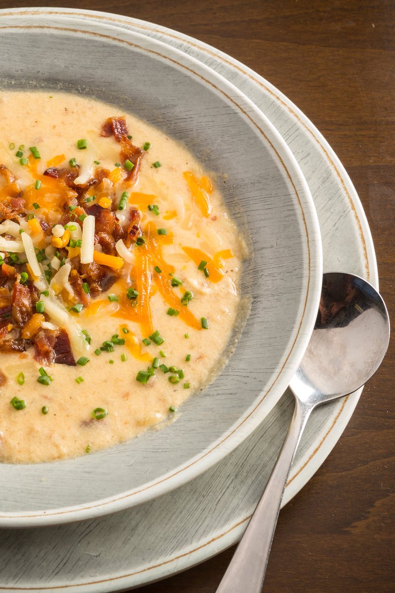 zeggzeggz's tweet photo. School is out, but Zeggz is open! Come see us today until 2pm for Louisville’s #BestBrunch on this cold snow day! #ZEGGZ #BrunchEveryDay #soup #eggsandbiscuits #cinnamonrolls #pancakes #snowday https://t.co/kxYjhBtkow