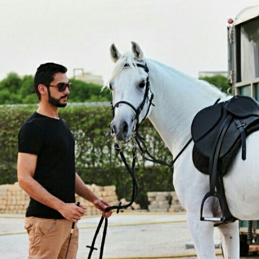 fwzf16's tweet photo. لاتحسبن غيــرك لــه بخاطــري شي 
لا والــذي تركع لــه الخلــق وتصــوم

انــت الوحيد اللي له بخافقي ضـي
الجوف لجلك عااش ويمووت محروم👌 https://t.co/IUzToqFfYO