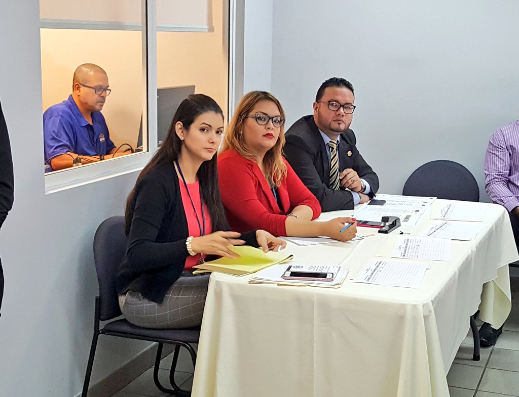 AbelNazarioPR's tweet photo. Ahora en vista Pública de la Comisión de Educación y Reforma Universitaria sobre el #PS661 #PS662 #PS533 #RCS85 https://t.co/YpUOuOrAzV