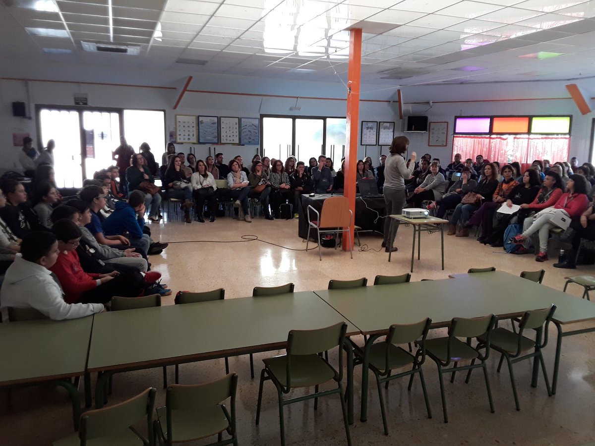 Per la vesprada continuem amb <a href="/PatriciaMelgar/">Patricia Melgar</a> i la comunitat educativa del <a href="/Vessanes/">CEIP Les Vessanes</a>.