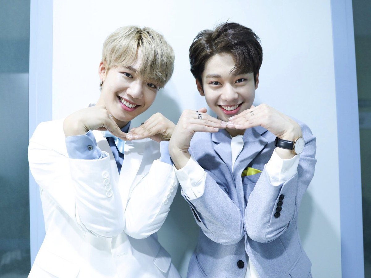 bnmboysofficial's tweet photo. [#MXM/임영민X김동현]

#MXMPICtures #MPIC
오늘도 잘생쁨이 뿜뿜한 다이아몬드뽀이들💎
다이아몬드뽀이들과 함께해주셔서 감사합니다!
오늘은 MXM❤️

#브랜뉴뮤직 #브랜뉴보이즈 #임영민 #김동현 
#엠픽 #MATCHUP #다이아몬드걸 https://t.co/5qPeoiAdcS