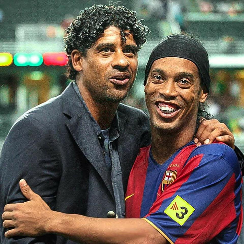 Ronaldinho: ''Frank Rijkaard, oyuna dair temel bilgilerimi bana öğreten kişiydi. Tüm kariyerim boyunca bana hocalık eden en iyi insandı."