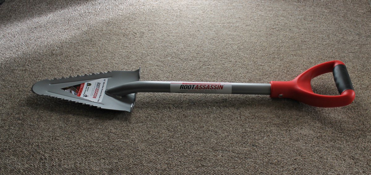 b4me_com's tweet photo. With collecting season resuming in just a couple of weeks, I'm really pleased to have been given this sample Root Assassin spade, to test out for the manufacturers themselves, I'll report back when its been tested a few times ;-)
#bonsai #yamadori #spade #shovel #rootassassin https://t.co/pNhs4gP1A3