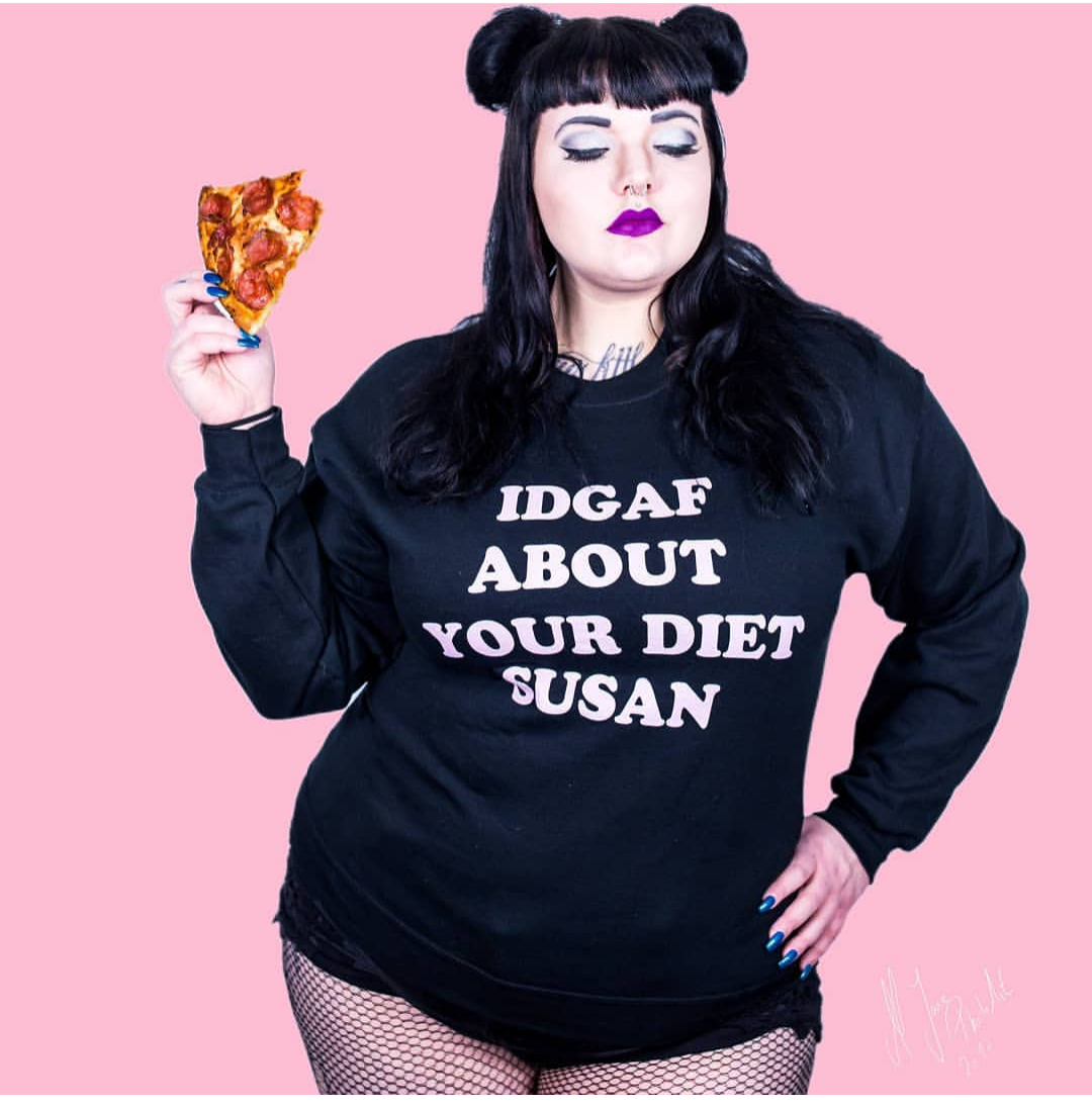 ddangersparkle's tweet photo. Best. Shirt. Ever. #idgaf #susan #poorpoorsusan #amiabully #youdoyoususan #ichoosehealth #andpizza #mostlyichoosepizza #yum https://t.co/WT3ygOuHAT