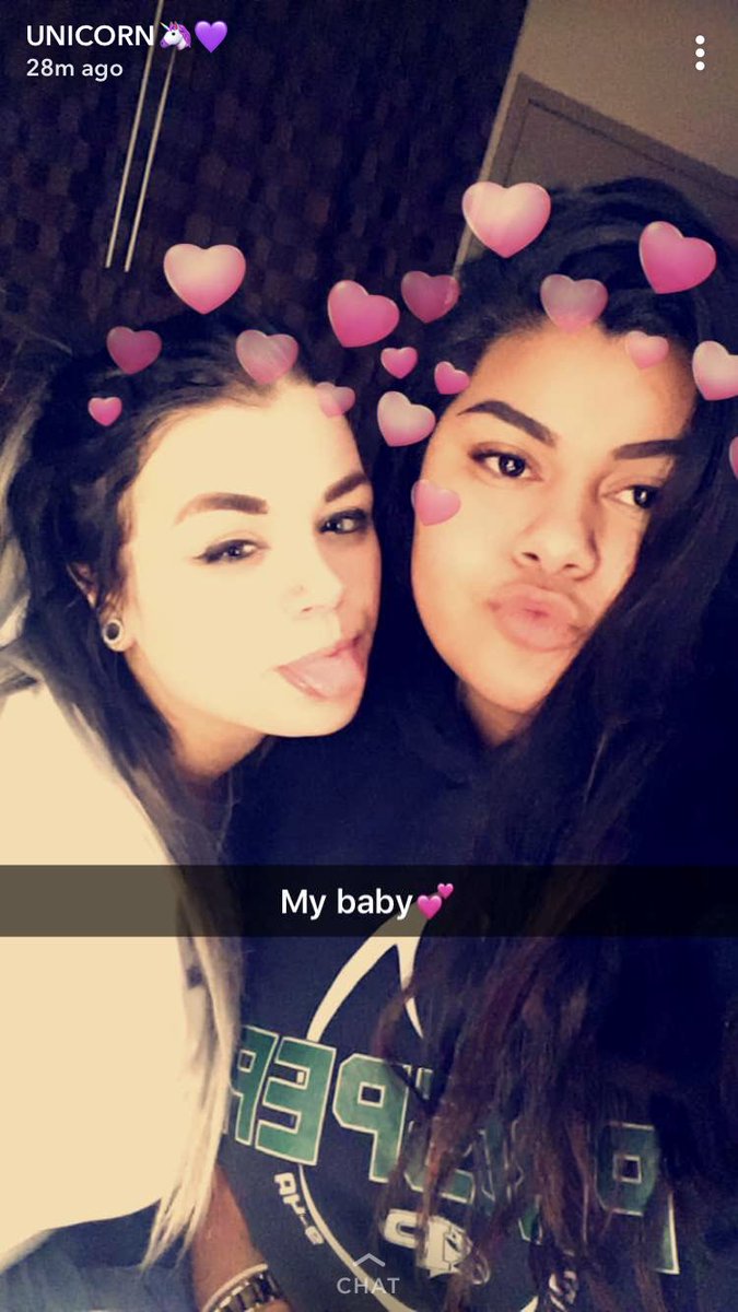 mackenzcommons's tweet image. ayyyyyeeee fammmmm 🤷🏻‍♀️😘💕 #overstood