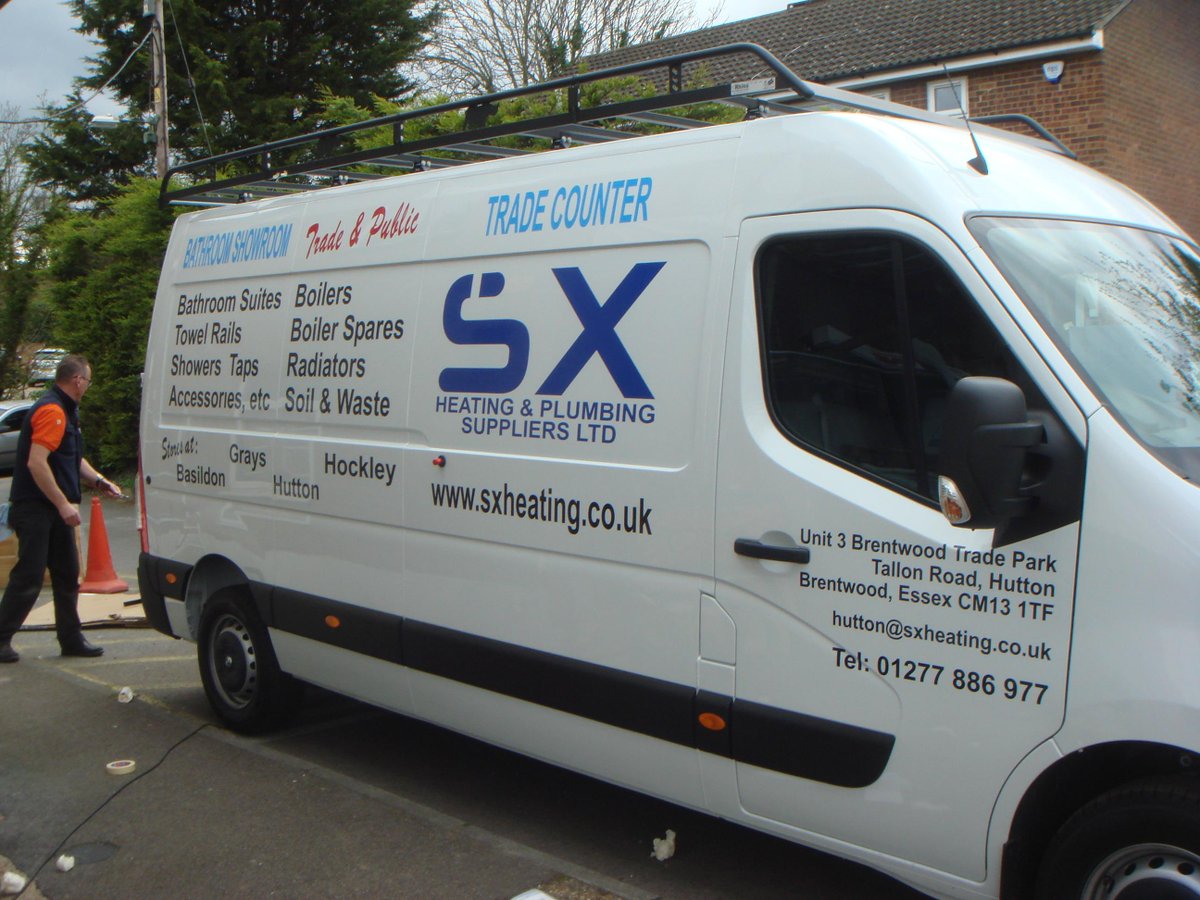 CrystalPrint_'s tweet photo. From clothing to vehicle graphics, the team at Crystal Print are here to take care of all your branding needs. Call us today for a free quote: 01277 650661. https://t.co/DqPokFMRa5 #branding #business #printing https://t.co/xxZHAP7HHm