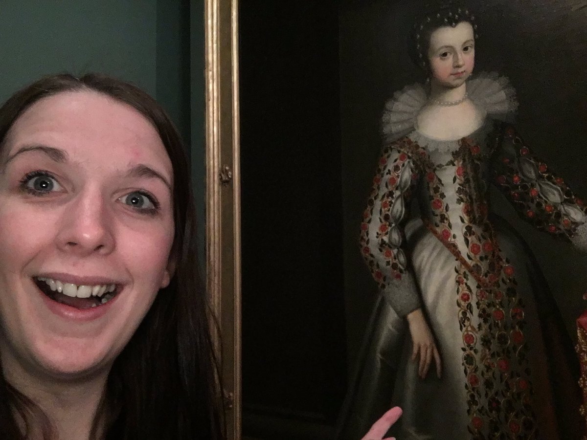 JessMesses's tweet photo. #MuseumSelfieDay at Abbot Hall Art Gallery! Me with the enormous Lady Anne Clifford Triptych! @lakelandarts https://t.co/6t3SHzHaMD