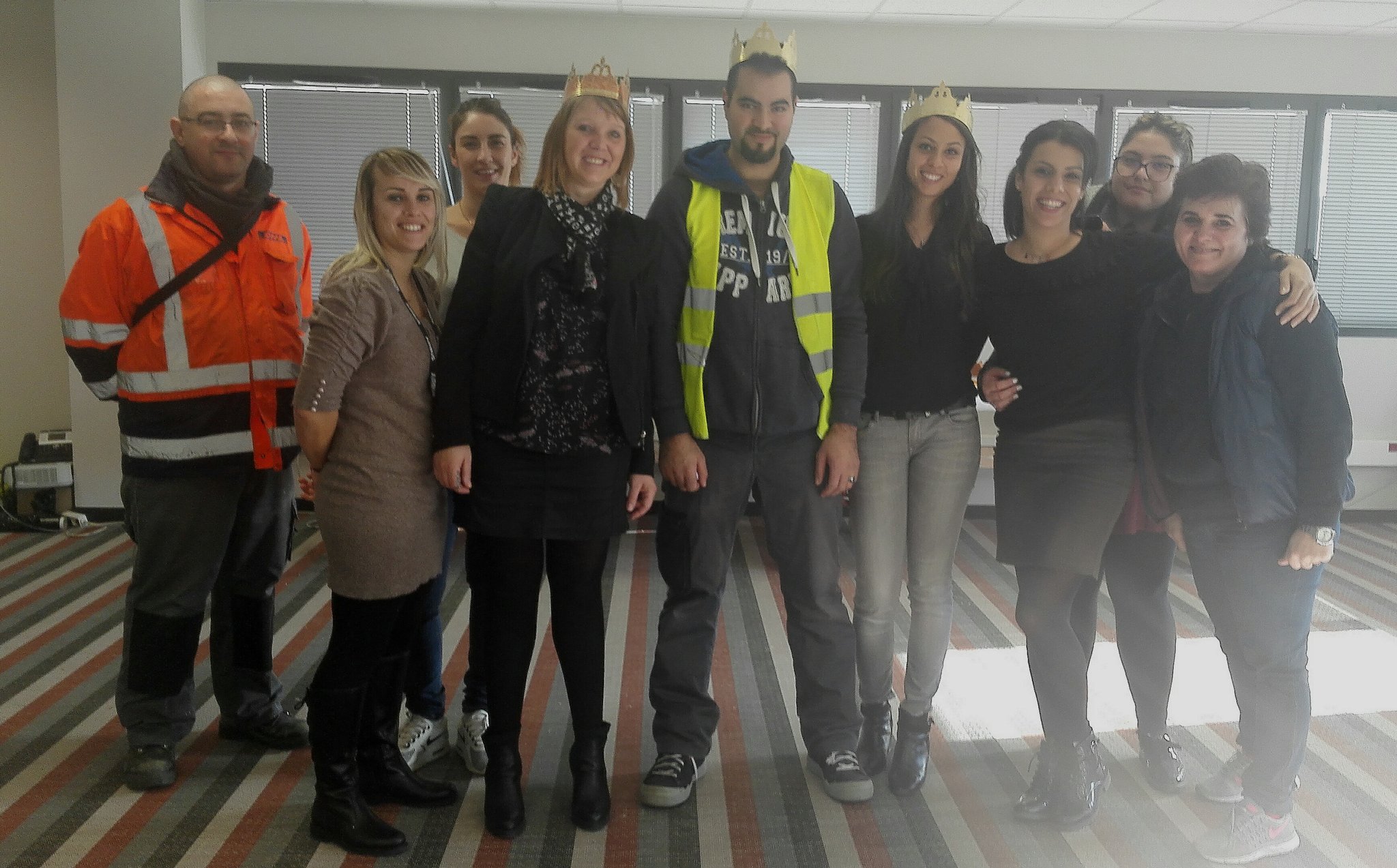 Facchin Chris On Twitter Onsite Distrimag Saint Martin De Crau L Equipe Fete Les Rois Avec Ses Interimaires Et Son Client Point Dominique Fdurandmoulin Samson309 Https T Co Bmdhdtifqg