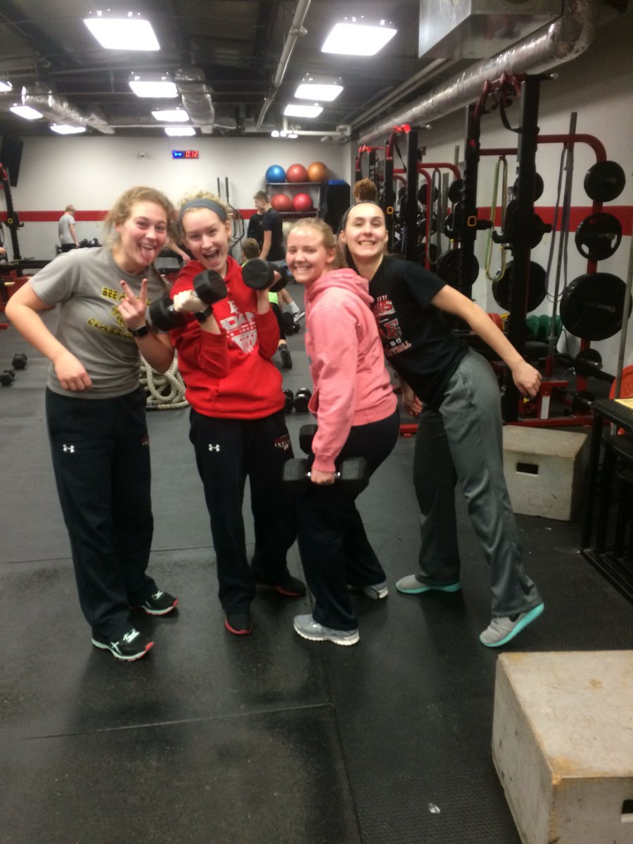 FCWrestling1's tweet photo. When you beat NU Tuesday night and you come lifting Wednesday morning! We had a bunch of girls from the bball team this morning. Way to represent! #getupandtrain https://t.co/fxqGJ6e3u1