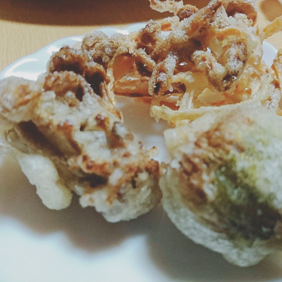 酒の勢州屋のきょーじゅー 面白いおつまみ集めてます Twitterren 初めて食べた なめこの天ぷら さっぱりとしてる中に なめこの風味がほのかに香って美味しい なめこ 天ぷら 晩酌部