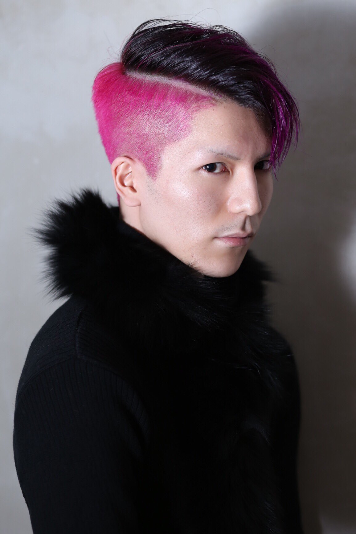 Lipps渋谷代表 大島コウヘイ 16 31 レペゼン地球 Djふぉい くんの ニューヘアスタイルは ハイ刈り上げ 3セクションカラー コンテストスタイル真っ青の エッジ抜群ヘア 何が凄いって この髪型 髪色が似合う ふぉいくんが一番凄い