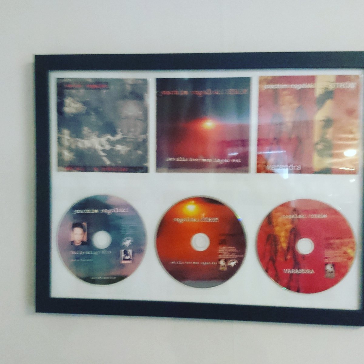 Parishiltonfan Sweden (@vasara_mikael) on Twitter photo 