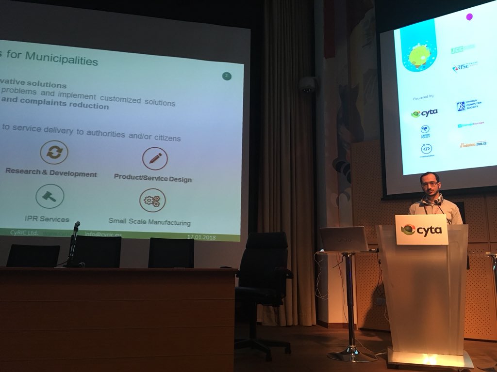 Ο Δρ. Αντώνης Χατζηαντώνης, Ανωτ.Μηχανικός της <a href="/Cy_RIC/">CyRIC</a> (cyric.eu) παρουσιάζει Καινοτόμες λύσεις #ΙοΤ στις προκλήσεις Δήμων με χρηματοδότηση από ΕΕ και Κύπρο

Live 👉 youtu.be/GAMmWB2hs9Q

#CytaSmartcity #teamCyRIC #teamGravity #cyprus #innovation