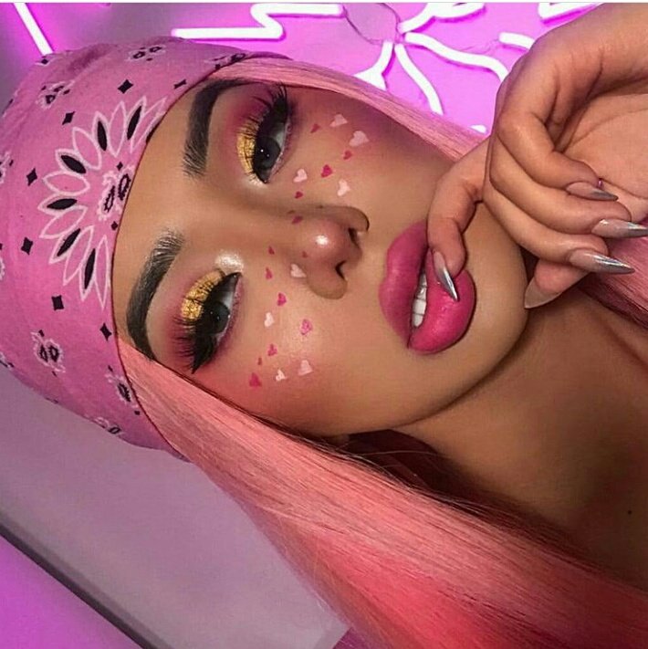 "bu böyle sürecek sevdiğim, bir yanım sana hasret gidecek bu dünyadan."