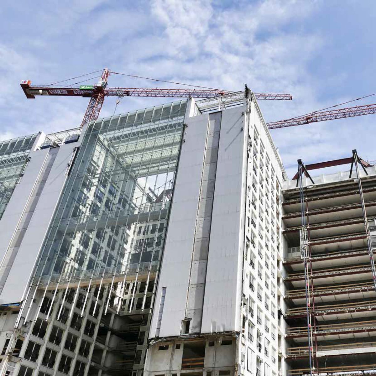 Dynamis: Dreigend tekort aan kwalitatief aanbod in de kantorenmarkt
In 2017 is de algehele situatie op de kantorenmarkt verder verbeterd. De economische groei en de toenemende werkgelegenheid hebben de vraag naar kantoorruimte gestuwd. 
goo.gl/dhEegX