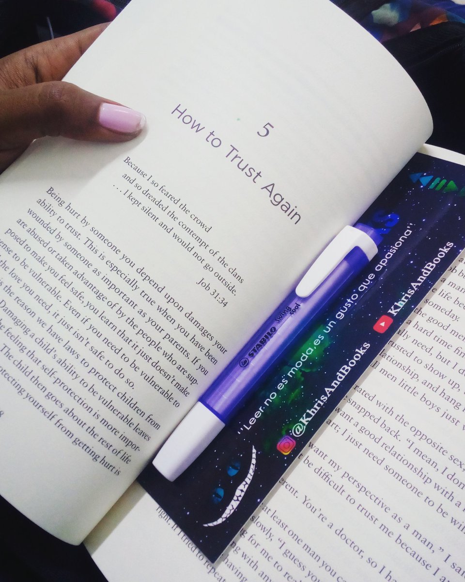 Comoselee's tweet photo. I tell you that this book has fascinated me (and that I still do not finish it); I hardly go for the first emotion (there are 8) and I have identified with some of the subtitles I found there. https://t.co/BCsot6DYw8