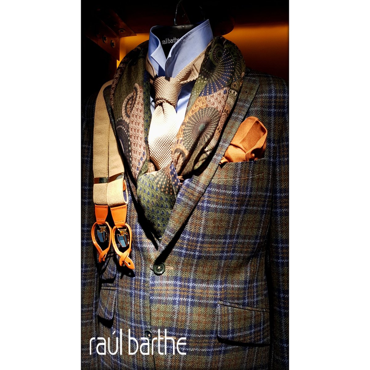 Raúl Barthe (@raulbarthe_moda) on Twitter photo 