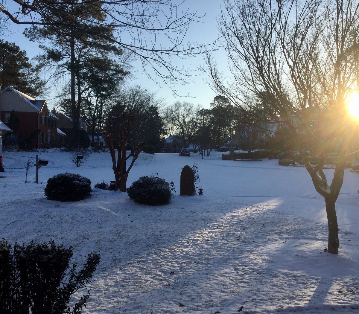 luvnewinfo's tweet photo. I opened my front door to snow ❄️ in Georgia. So much for global warming. Two snowfalls in one year in Atlanta Georgia! #snowday #GeorgiaSnow #SnowinATL #snowday2018 https://t.co/6z789pTAVE