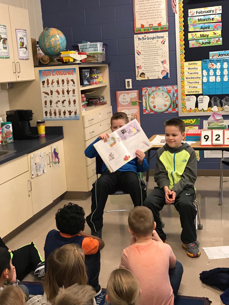 24Holty's tweet image. Our 4th grade friends reading to first graders and teaching us about our 7 healthy habits. #mtfproud