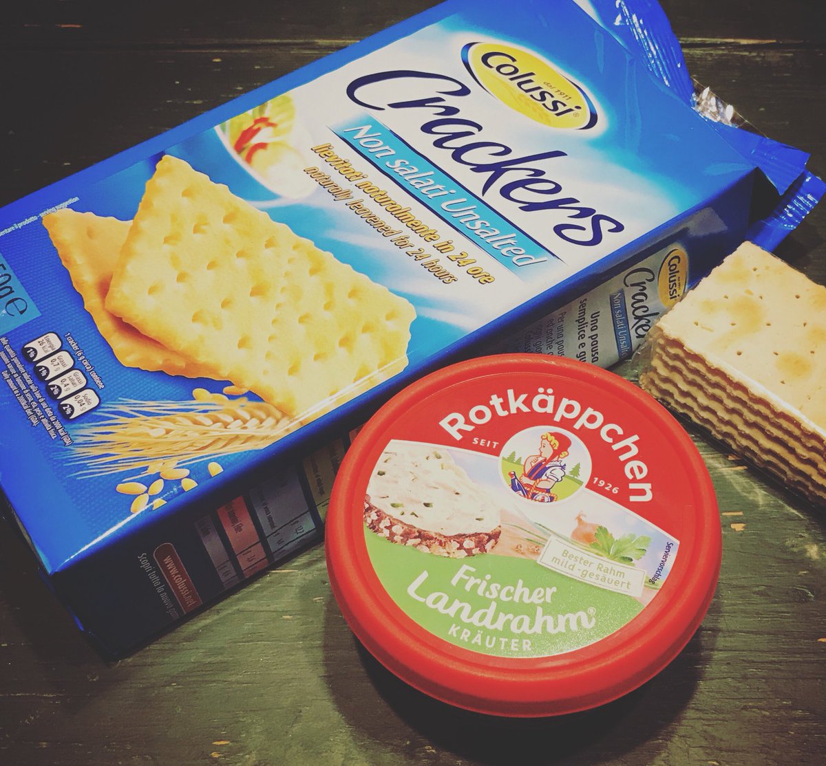 swankyharu's tweet photo. 近頃チーズに夢中で
油断すると
何時であろうと
レディーボーデン食いに走る始末です。
#rotkappchen #ハーブクリームチーズ #赤ずきんちゃん https://t.co/FfzRPv40hu